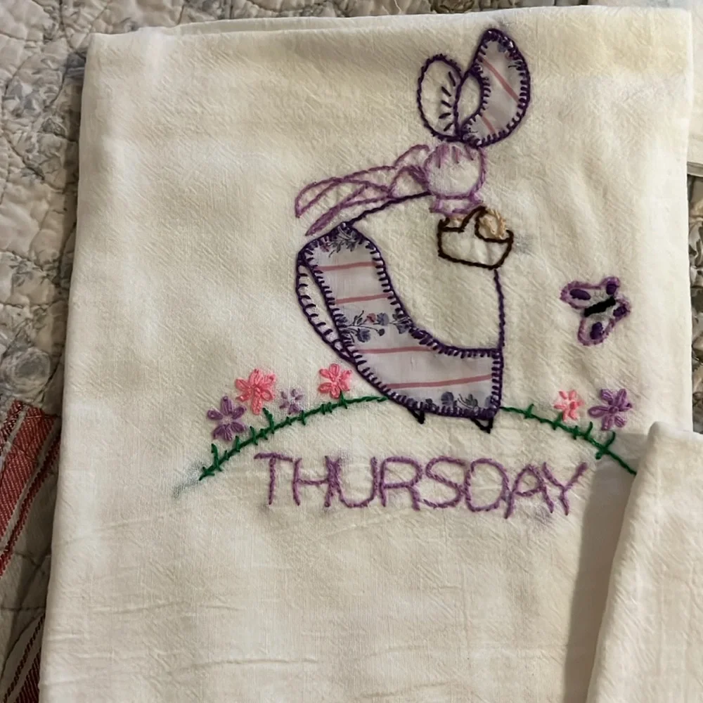 Vintage Days of the Week kitchen towels set